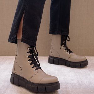 ALOHAS Can Can - Beige Leather Combat Boots